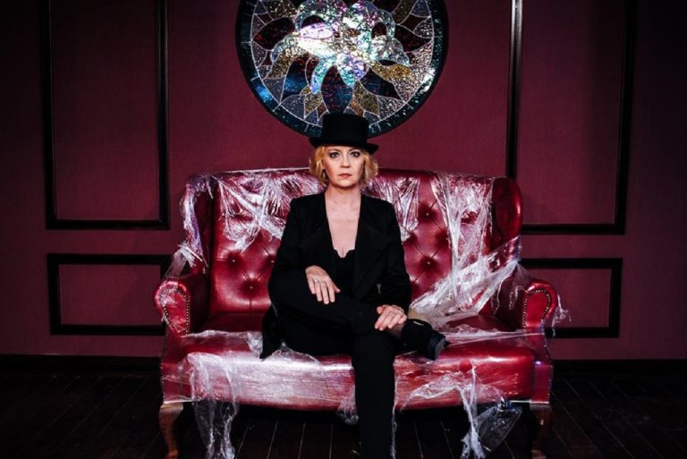 Emilia Popescu, într-un rol care nu aduce deloc cu personalitatea ei: ”Poate cei de acasă o să mă înțeleagă” VIDEO EXCLUSIV