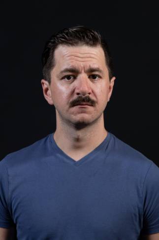 Lucian Iftime, actorul din serialul ”Brigada Nimic”, a jucat gratis si a muncit la o firma de transporturi pentru a nu renunta la visul lui. ”Familia m-a sprijinit”