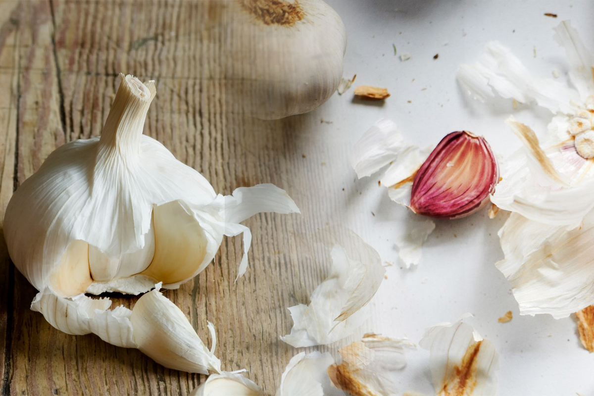 Nu mai arunca cojile de usturoi. Modul extraordinar in care le poti folosi, intrebuintarea de care trebuie sa afli imediat