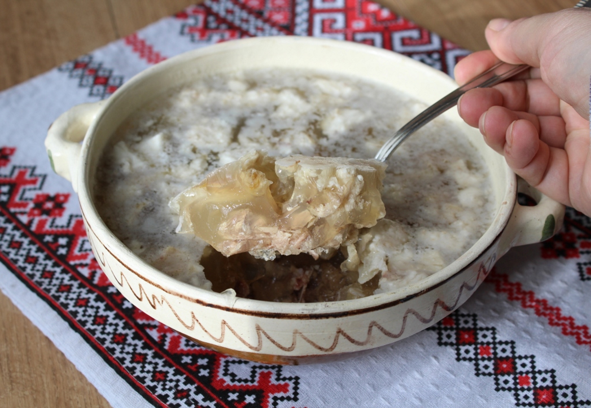 Piftie de porc ca acum 100 de ani