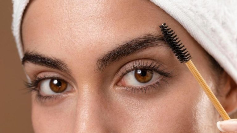 Cu ce să te dai pe sprâncene pentru a le stimula creșterea. 5 remedii naturale cu efecte uimitoare