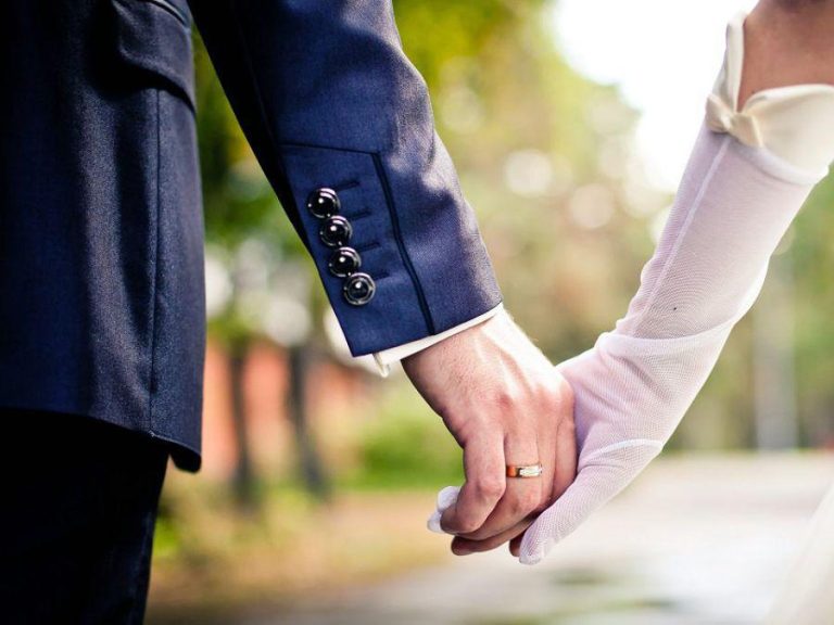 Denis Hanganu din serialul „Clanul” s-a căsătorit în mare secret. Primele imagini de la eveniment