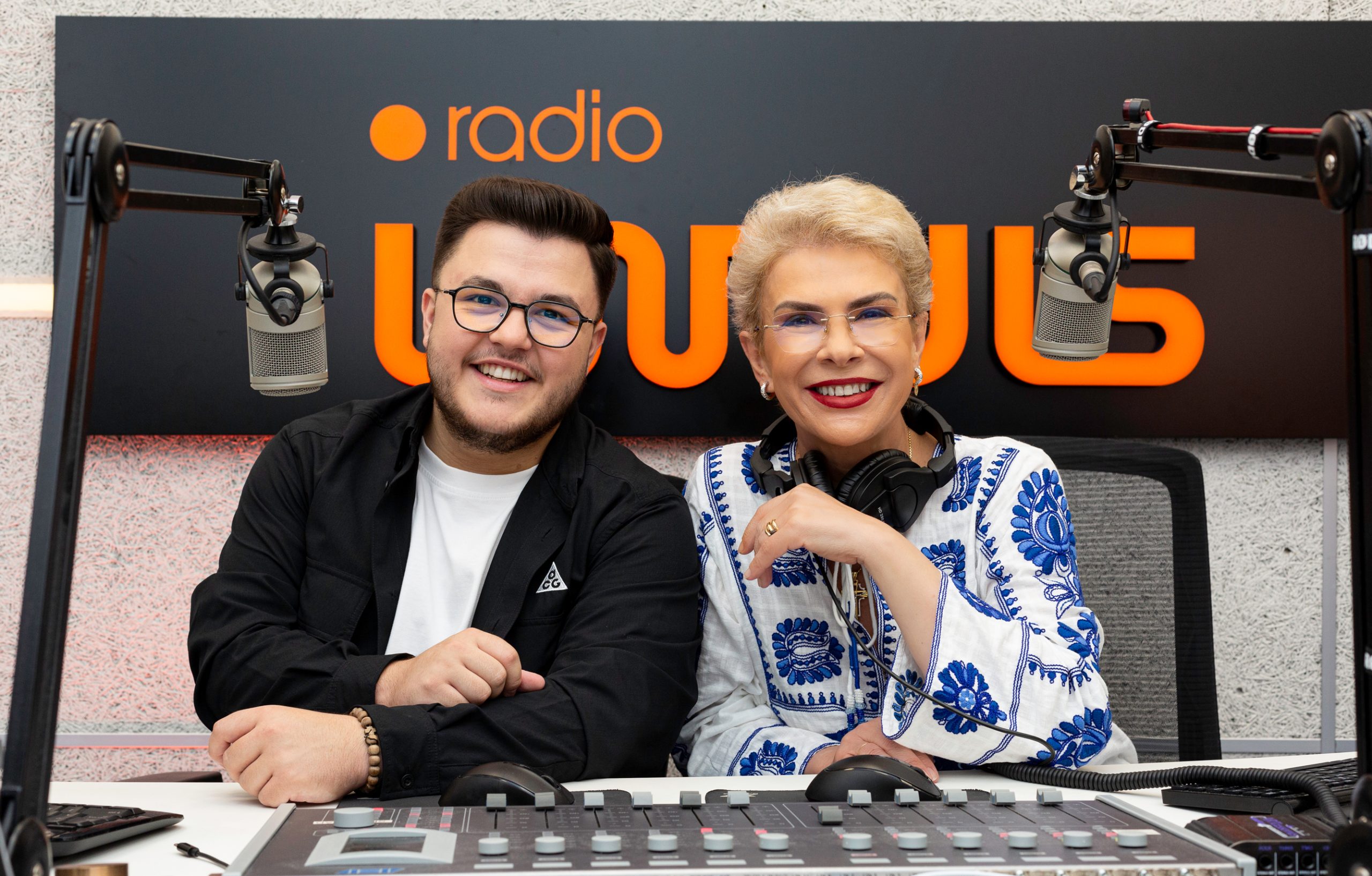 Teo Trandafir si Mihai Hinda vor prezenta impreuna emisiunea ”Bara la bara” de la Radio Impuls