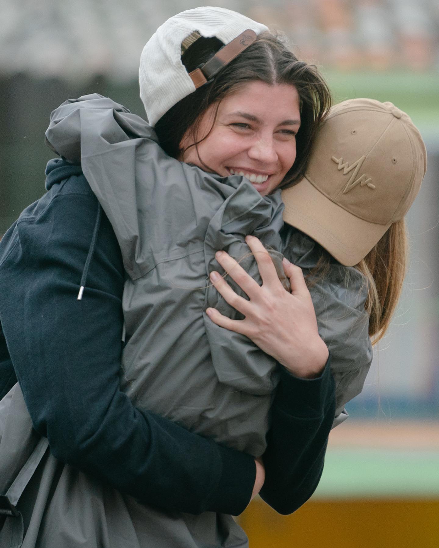 Laura Giurcanu si Sanziana Negru