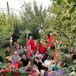 Adela Popescu și frații săi