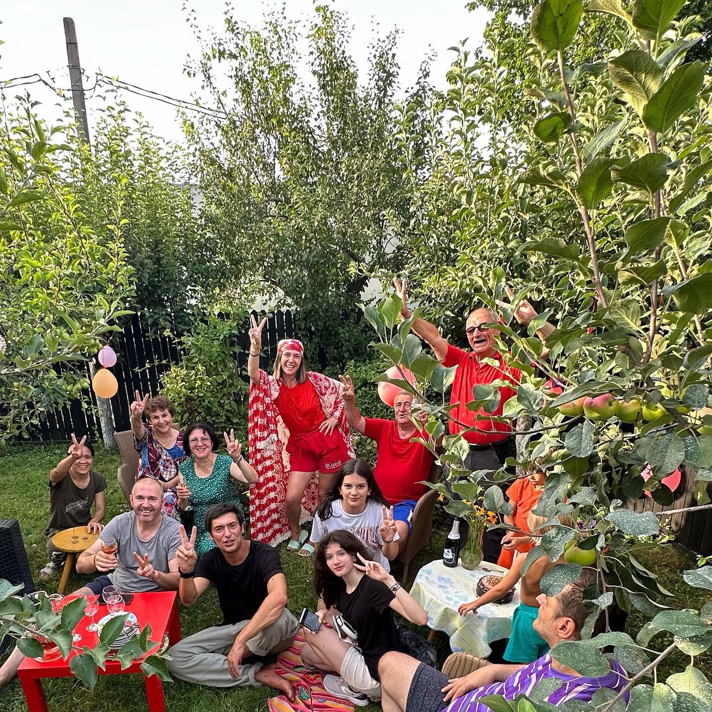 Cu ce se ocupă fratele mai mare al Adelei Popescu