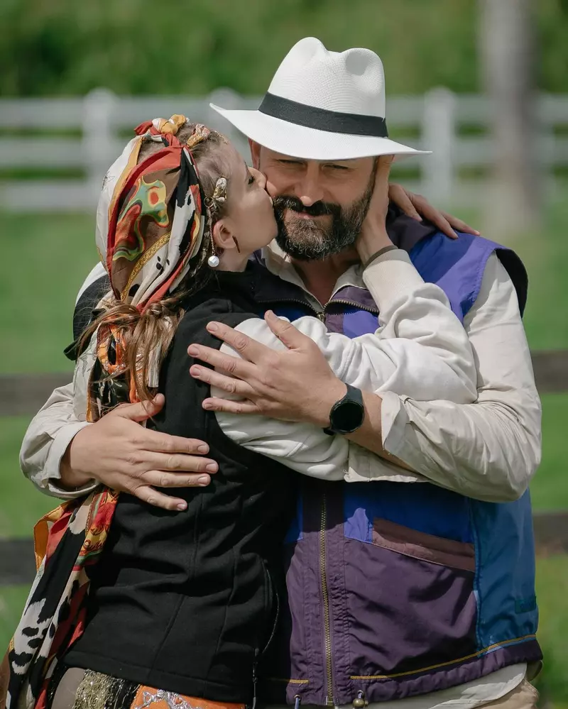 Cat cantareste si ce inaltime are Iulia Albu 2