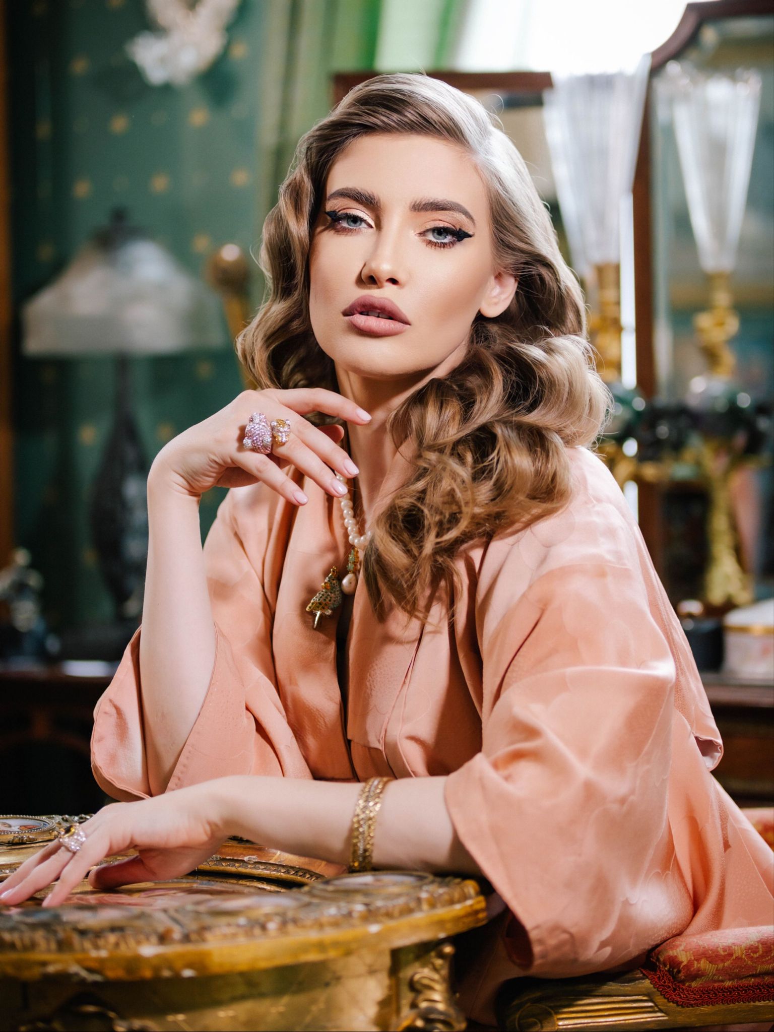 Cat cantareste si ce inaltime are Iulia Albu 3