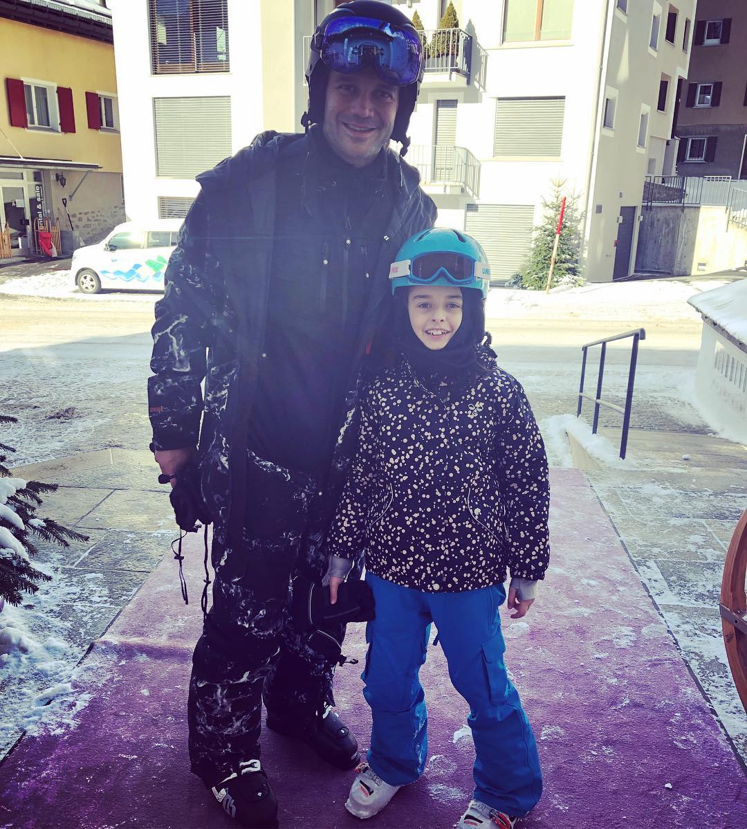 Cat de frumoase s-au făcut fiicele lui Cristi Chivu 3