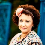 Ce studii are Ecaterina Ladin 1