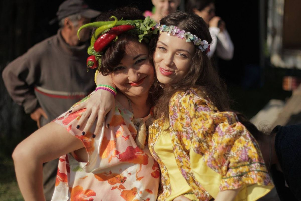 Ce studii are Ecaterina Ladin 2