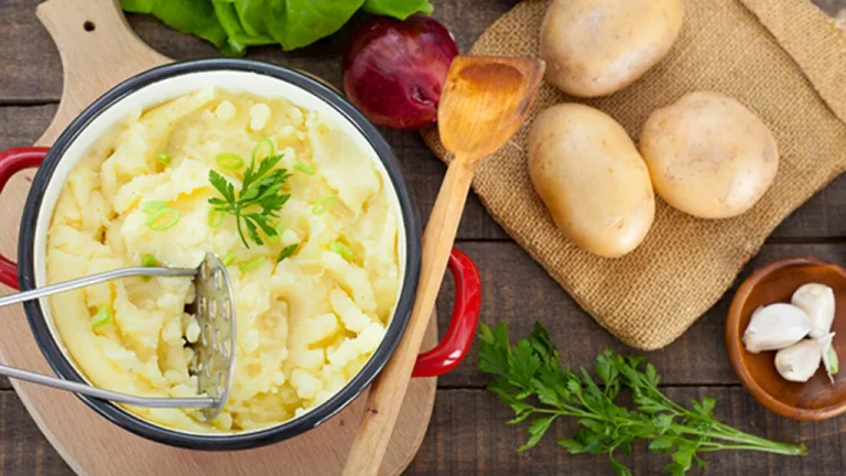 Care sunt, de fapt, cei mai buni cartofi pentru piure cremos și pufos. Detaliul știut doar de marii bucătari, așa iese ca la restaurant