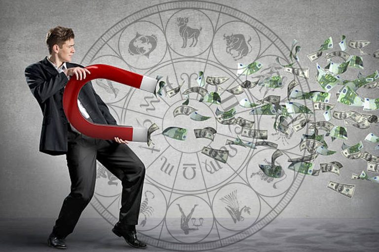 Cele 3 zodii care atrag banii ca un magnet până pe 15 octombrie 2023. Norocul le surâde din plin