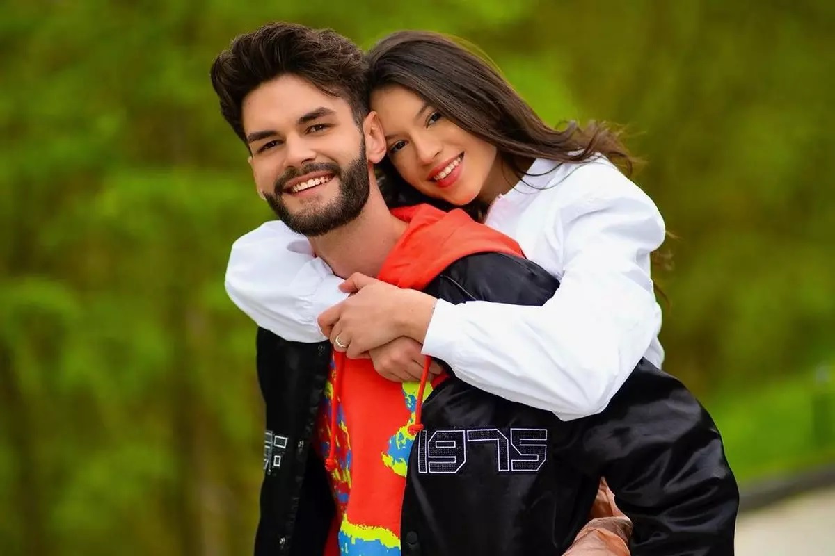 Cine sunt si cum arata socrii Cleopatrei Stratan