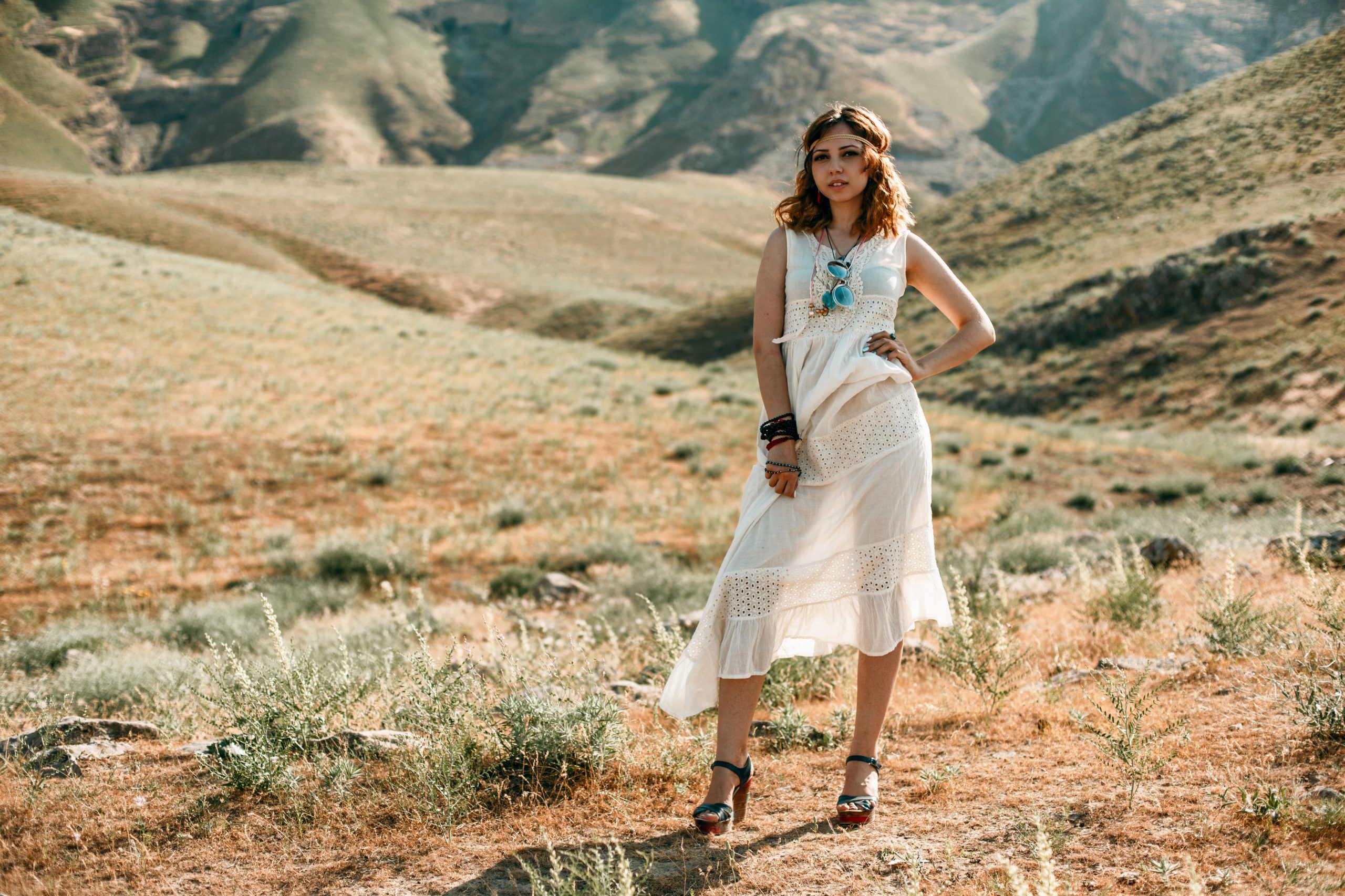 Cu ce sa asortezi o rochie alba 2