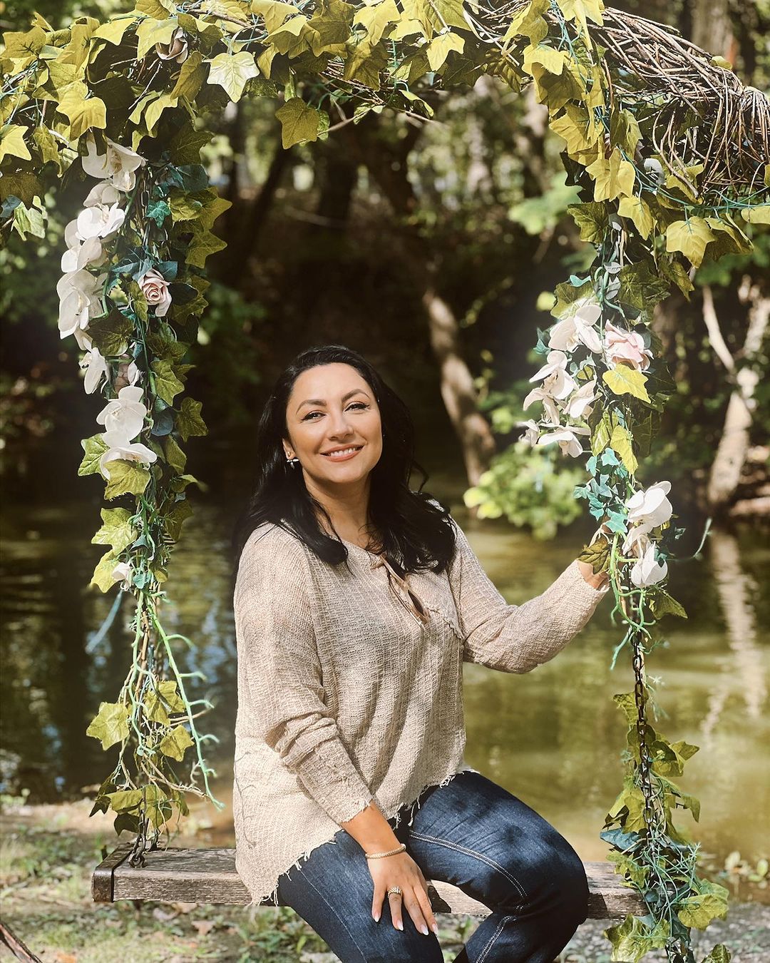 Cu ce se ocupa si cum arata sora mijlocie a Andrei, Aura Mihai 2