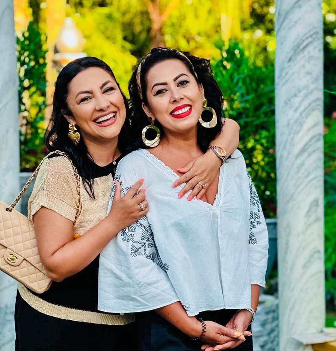 Cu ce se ocupa si cum arata sora mijlocie a Andrei, Aura Mihai