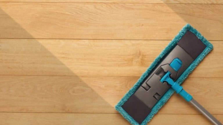 Cea mai bună metodă pentru a curăța parchetul din casă. Aplică acest ingredient și va arăta ca nou