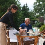 Ce face fiul Danei Rogoz, atunci când ea apare la televizor