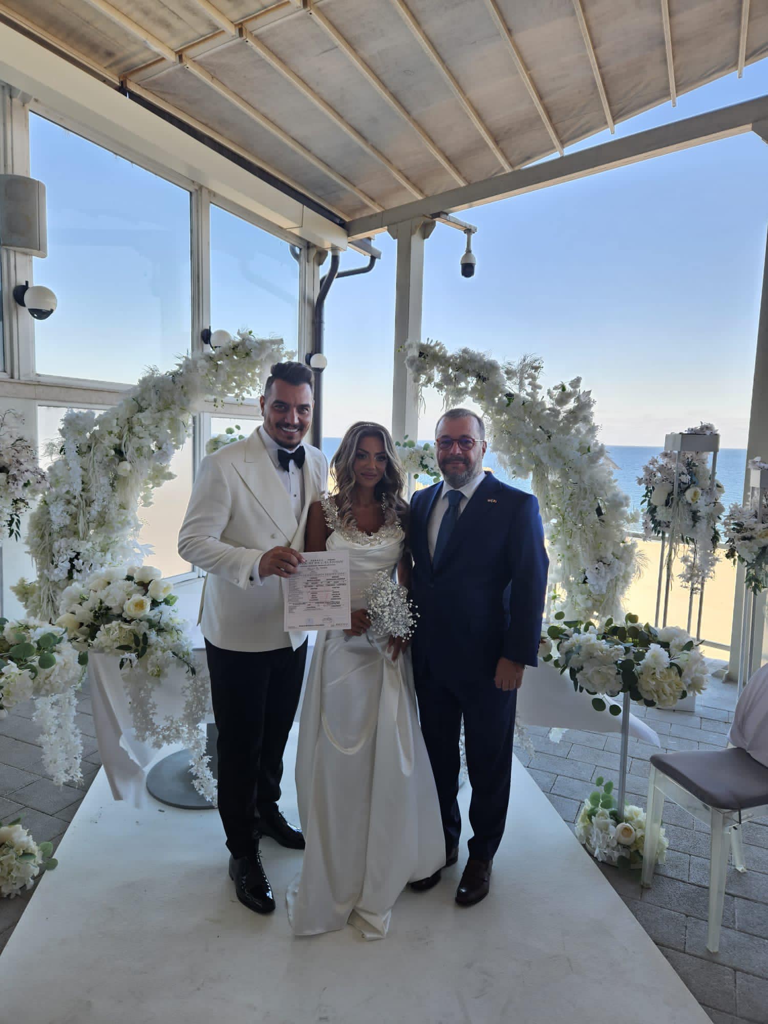 De ce a lipsit Teo Trandafir de la nunta lui Bursucu. A fost marea absentă. Imagini spectaculoase cu mirii, invitații și tortul de 8 etaje FOTO