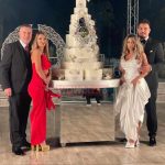 De ce a lipsit Teo Trandafir de la nunta lui Bursucu. A fost marea absentă. Imagini spectaculoase cu mirii, invitații și tortul de 8 etaje FOTO
