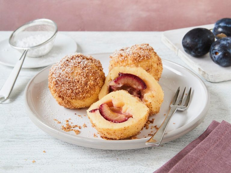 Cum se fac găluștele cu prune. Rețeta clasică, desertul e un adevărat răsfăț culinar