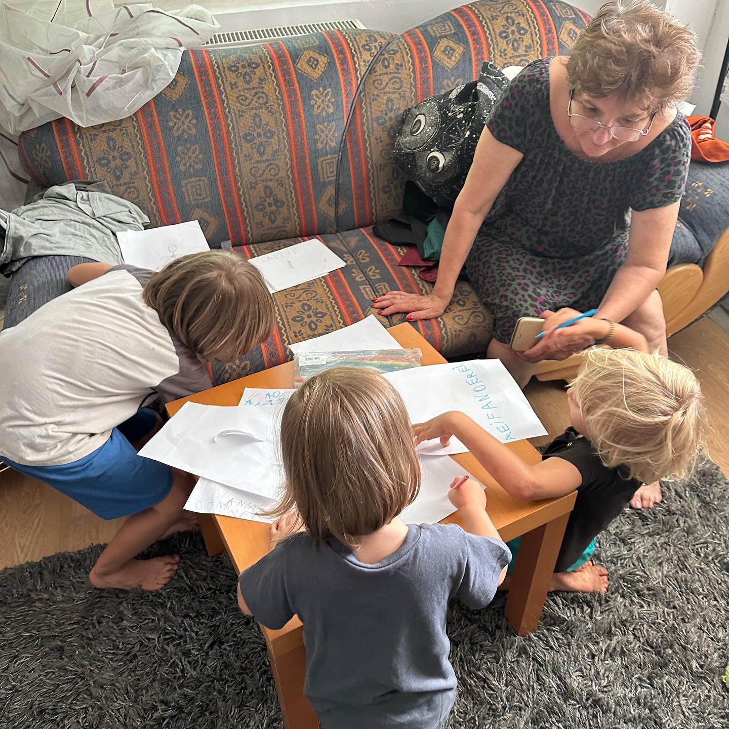 Locul din casă unde se ascunde Adela Popescu, când are nevoie de puțină liniște. Dacă nu ai simțul umorului, te duci la balamuc. Cum reacționează când o găsesc copiii ei VIDEO EXCLUSIV