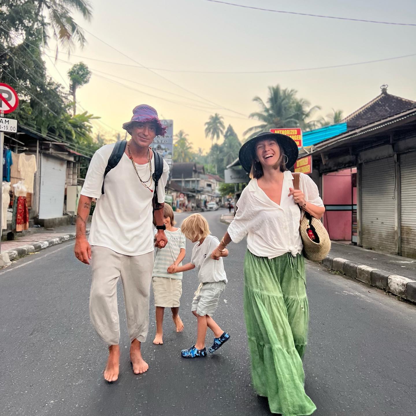 Locul din casă unde se ascunde Adela Popescu, când are nevoie de puțină liniște. Dacă nu ai simțul umorului, te duci la balamuc. Cum reacționează când o găsesc copiii ei VIDEO EXCLUSIV