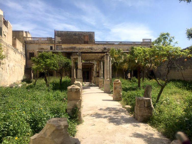 Cum arata acum vila din Malta in care Regina Elisabeta si Printul Philip au locuit la inceputul casniciei lor