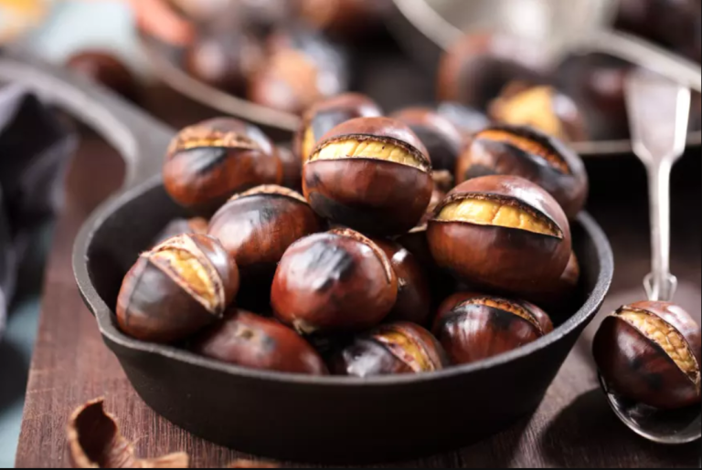 Unde se țin castanele înainte de a le băga la cuptor. Pontul marilor bucătari pentru o crustă crocantă și un interior cremos