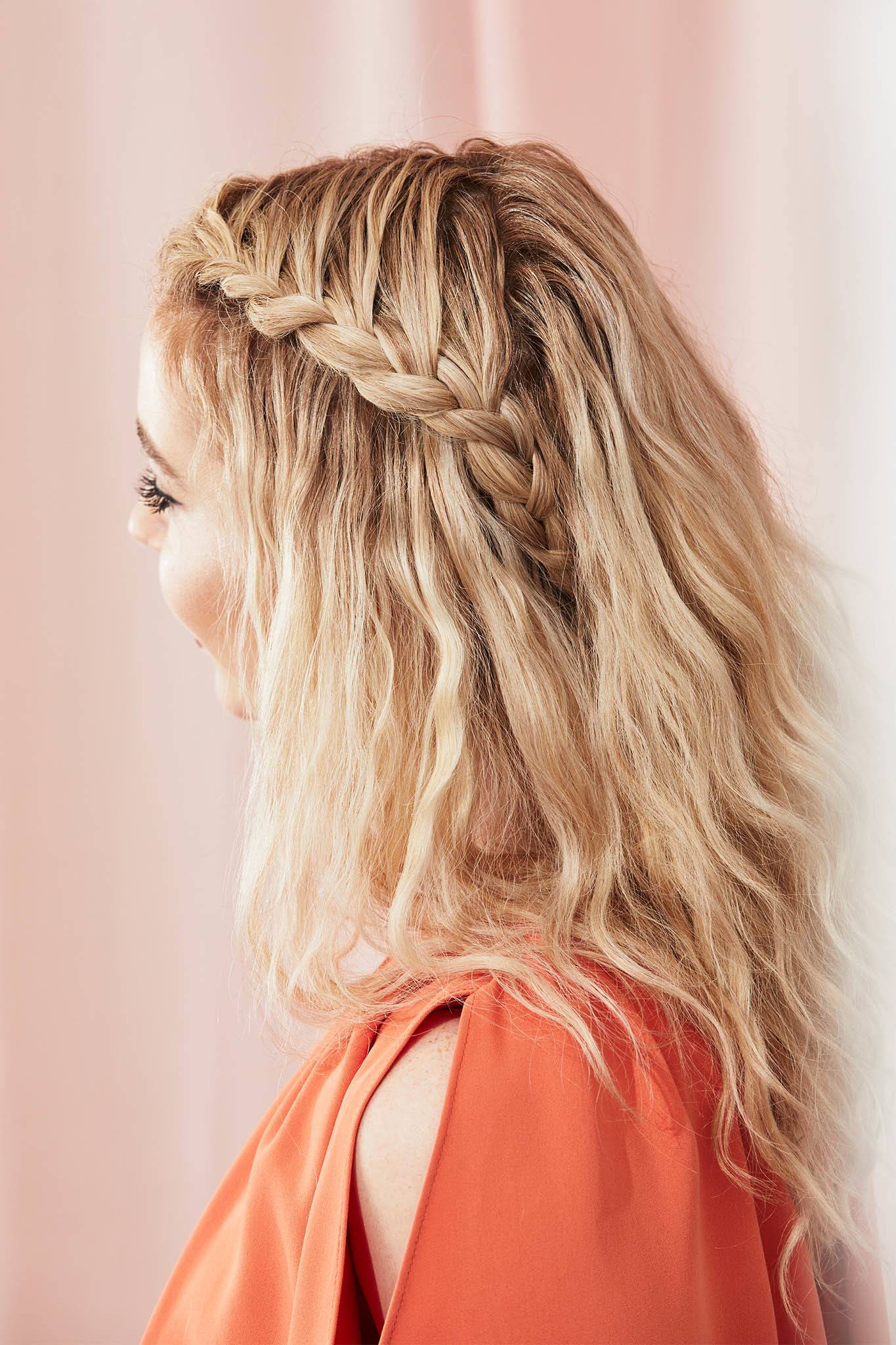 X coafuri pentru parul ondulat care vor face furori 1