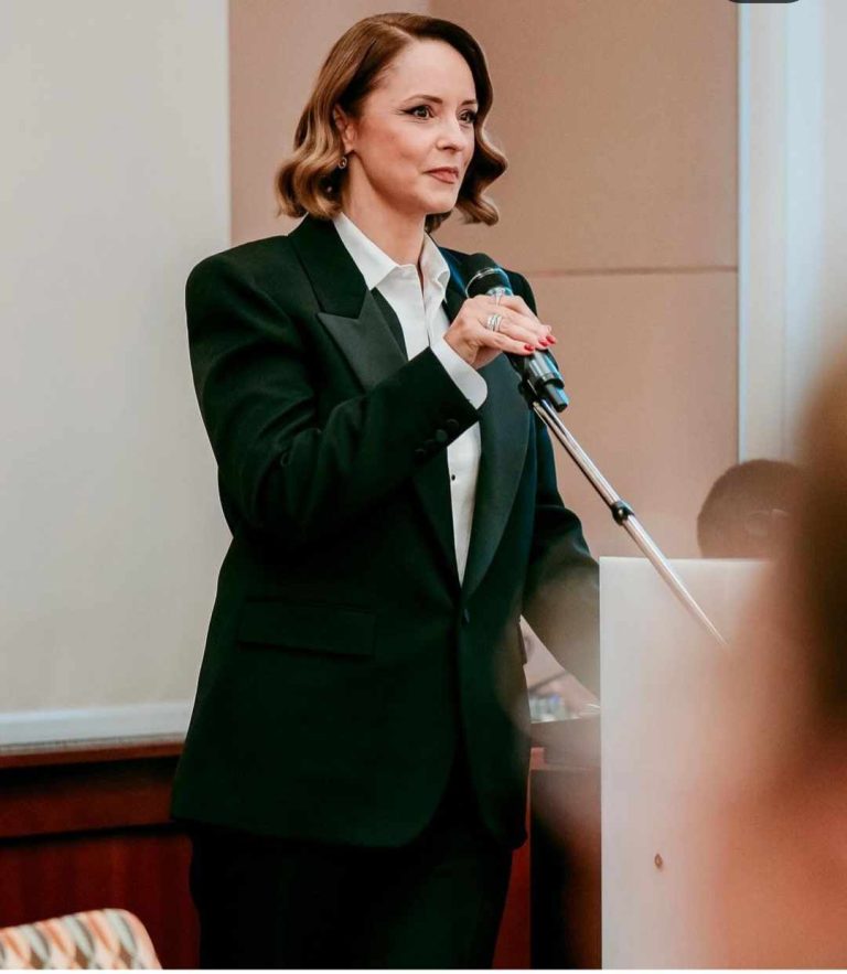 “Onorată să predau ștafeta fiicei mele”: Andreea Marin și Violeta Bănică, așa cum nu le-ai văzut niciodată. Unde au apărut cele două