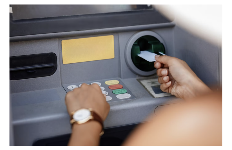 Suma maximă care se poate retrage într-o zi de la bancomat