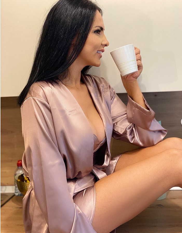 Lavinia Pirva, tot mai provocatoare pe internet