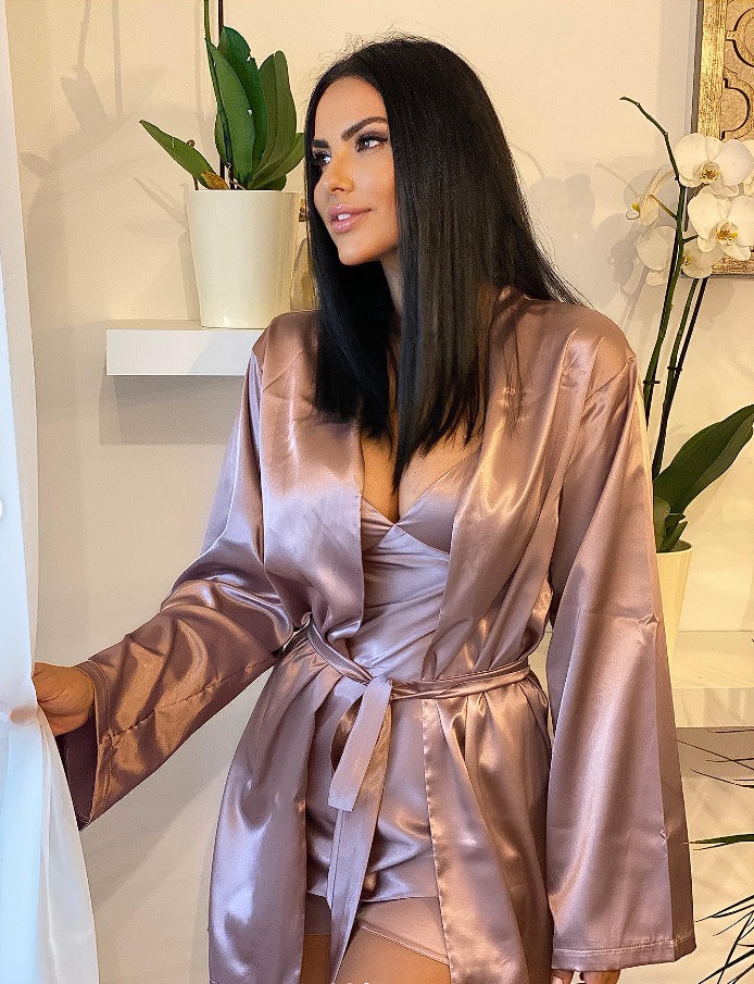 Lavinia Pirva, tot mai provocatoare pe internet