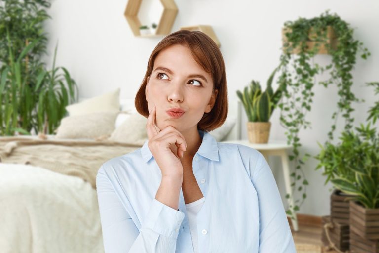 3 plante potrivite în dormitor. Sunt recomandate pentru un somn odihnitor