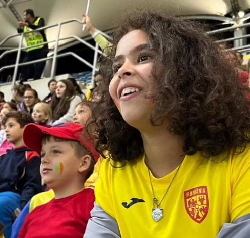 Elena, fiica adoptiva a Paulei Seling si a lui Radu Bucura