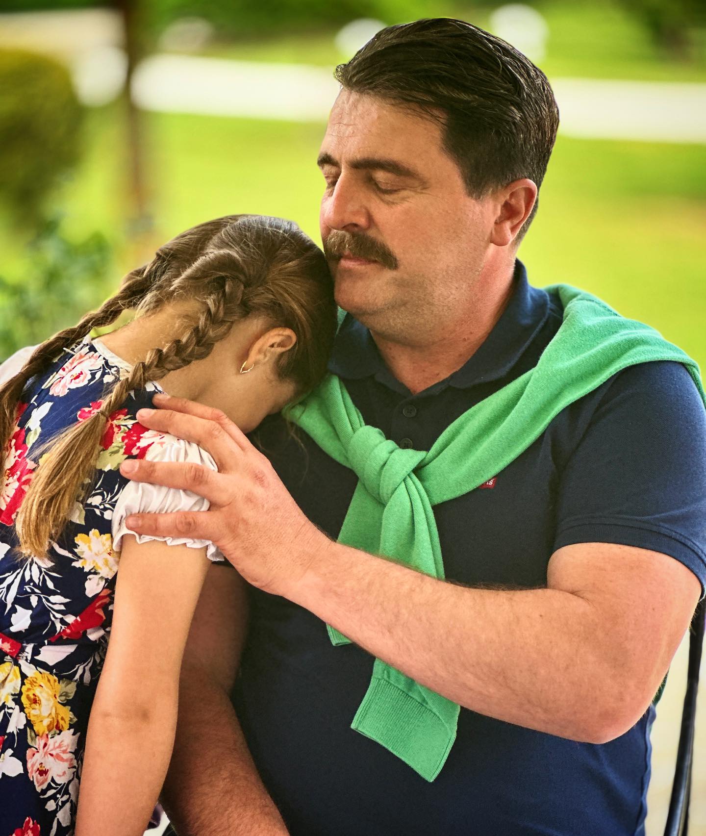 Alin Panc și Văru Săndel recunosc că își dau roluri în filmele produse de ei ca să facă economie la buget