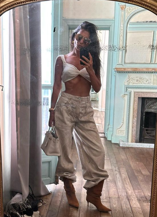 Cât costă gențile purtate de Dana Budeanu. Colecția vedetei include printre cele mai scumpe poșete din lume