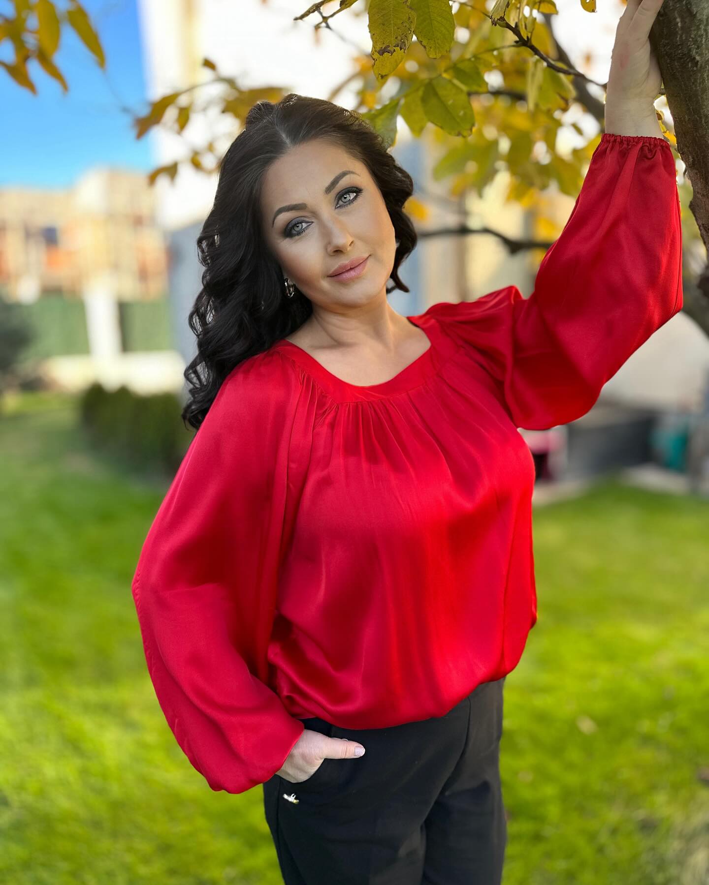 Câți bani face Gabriela Cristea din afacerea cu haine. Cât costă o rochie creată de vedeta TV