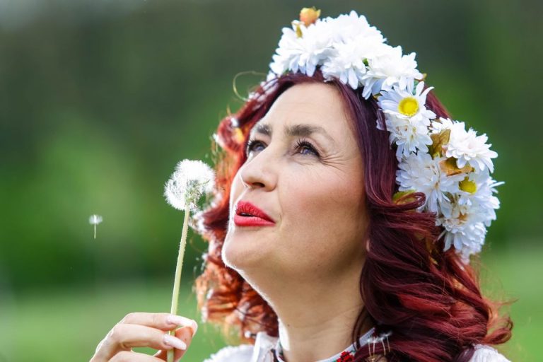 Ce nu a vrut Rona Hartner să se știe despre trecutul său. Motivul pentru care a fost botezată pe ascuns