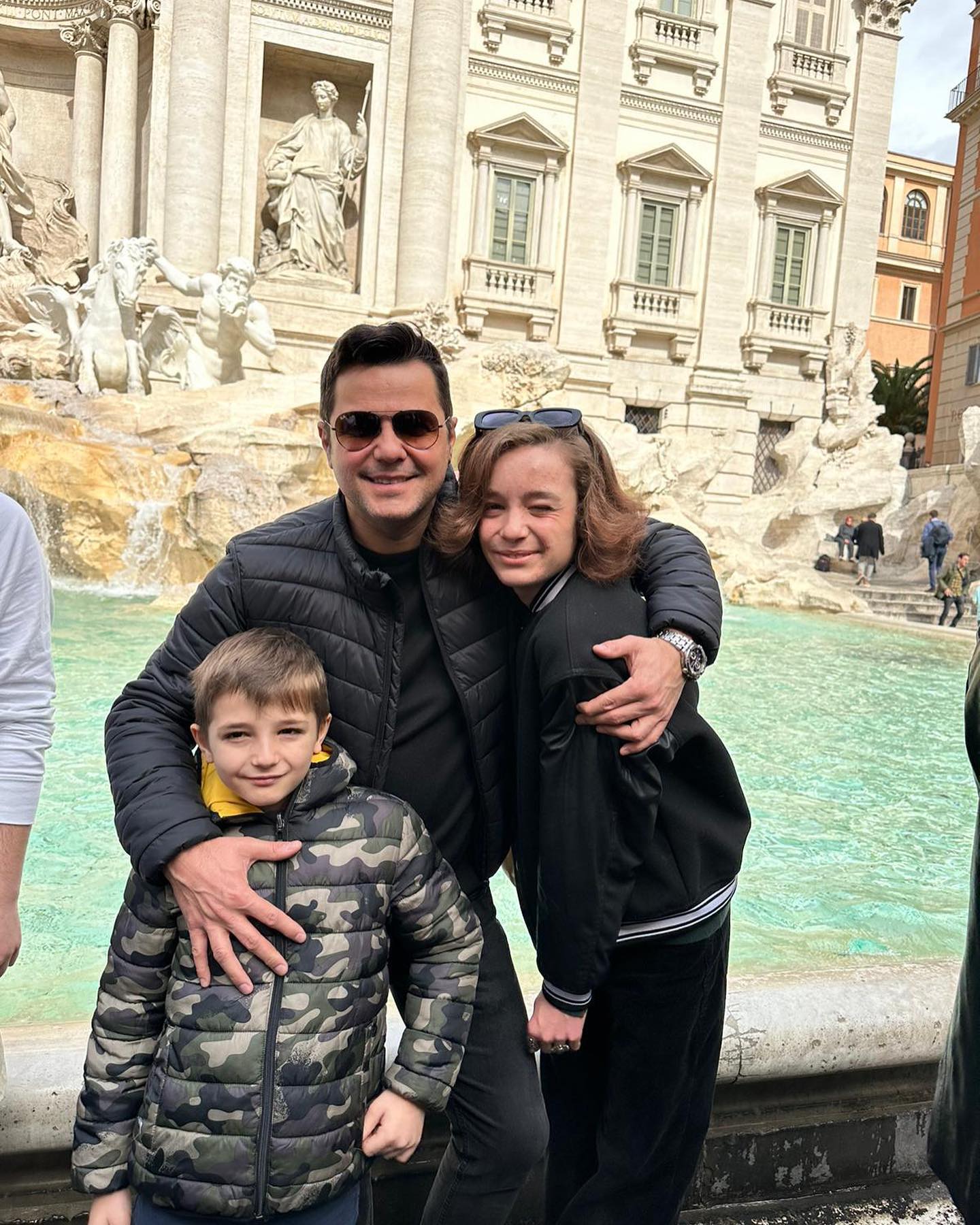 Cum reușește Cove să mențină romantismul în relația cu soția lui, chiar și după 10 ani de căsnicie