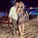 Cum reușește Cove să mențină romantismul în relația cu soția lui, chiar și după 10 ani de căsnicie