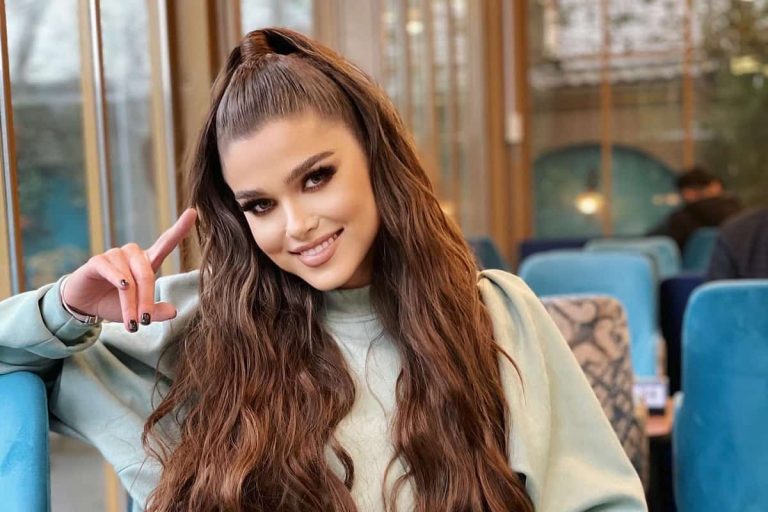 Cu ce se confruntă Theo Rose, la 6 luni de la naștere. Artista a cedat, tocmai le-a dat vestea fanilor: “Nu sunt bine”