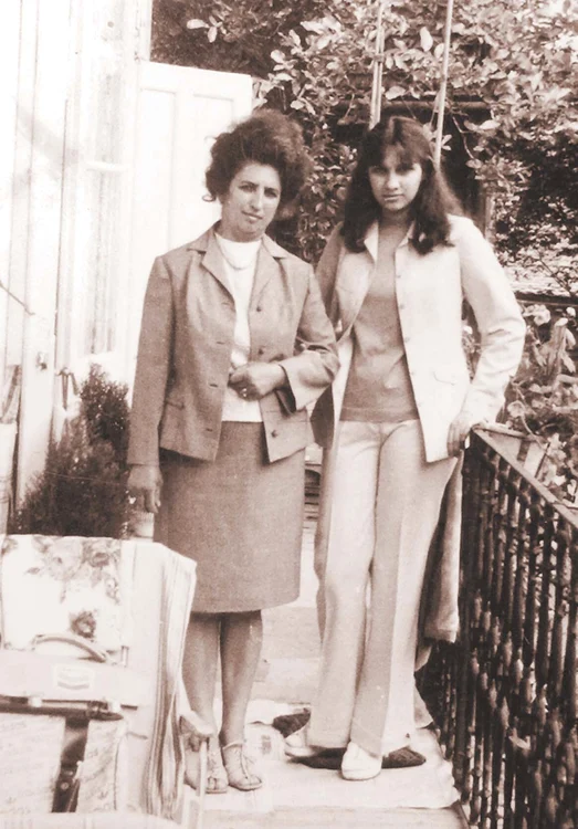 Cum arata Carmen Iohannis in adolescenta 7