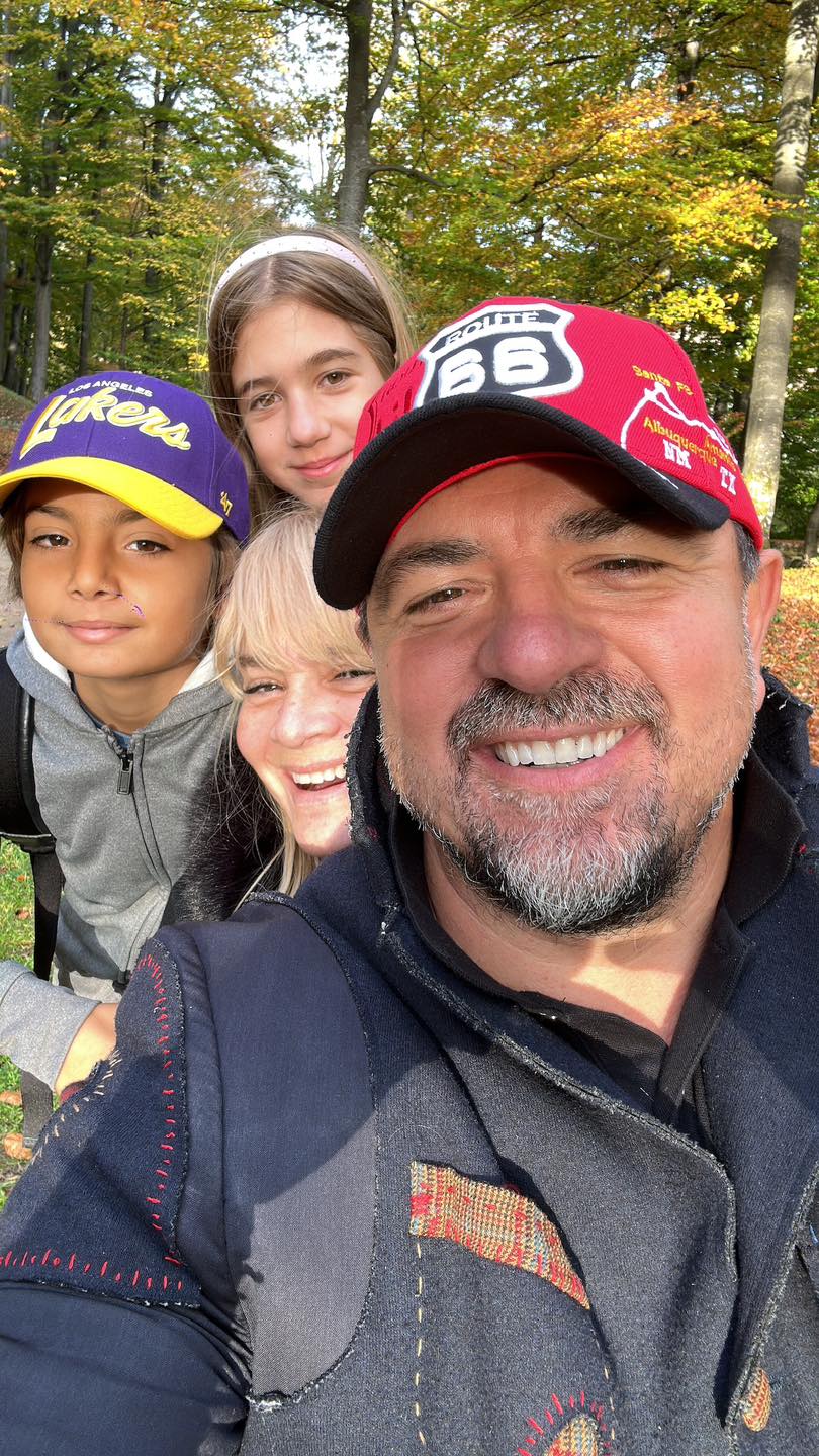 Cum arata baiatul adoptat de Horia Brenciu 1