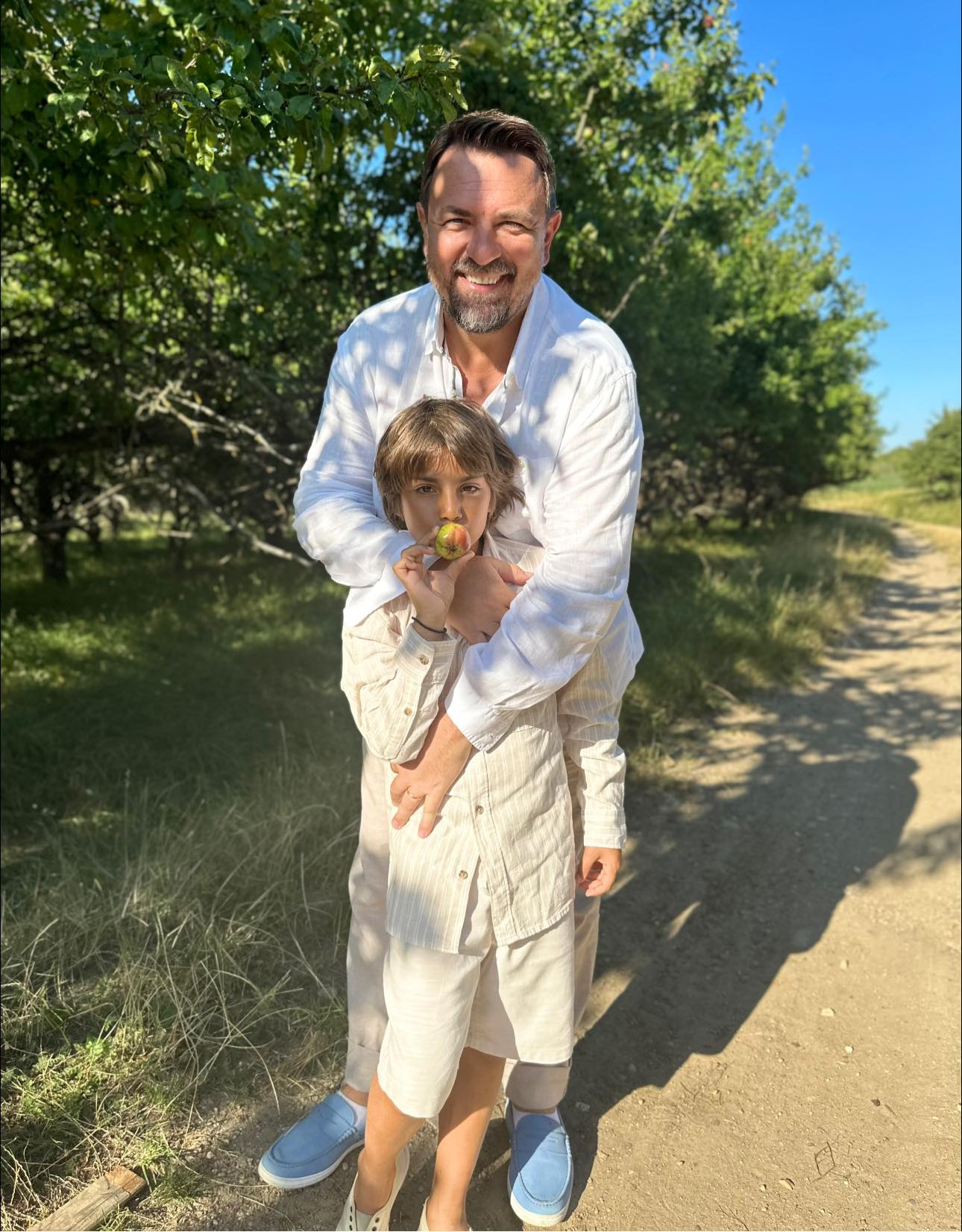 Cum arata baiatul adoptat de Horia Brenciu 7