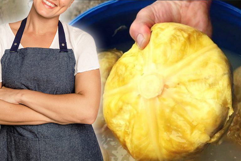 Gospodinele de la țară pun mereu pâine la varza murată. Trucul din bătrâni rezolvă o mare problemă