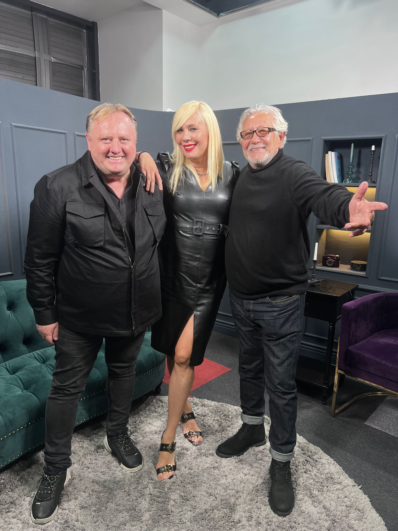 În ediția cu numărul 85 a emisiunii EGO Life, Dana Săvuică îi are invitați pe bateristul Ovidiu Lipan Țăndărică și impresarul Radu Groza