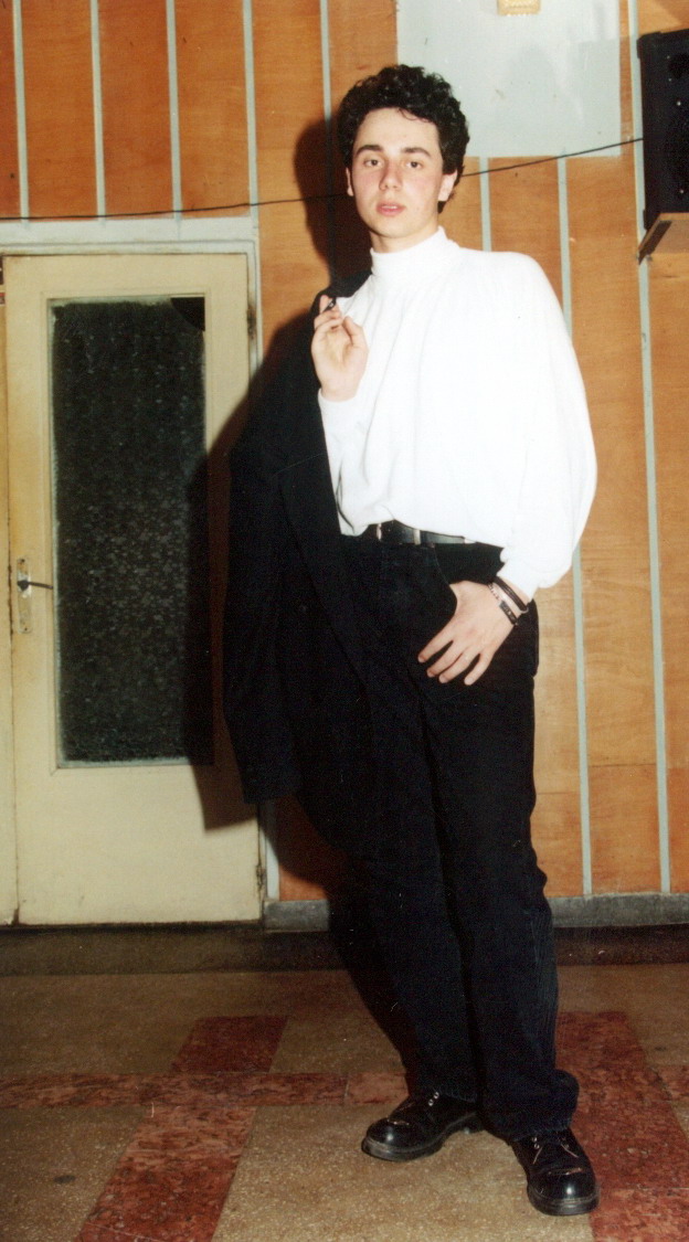 Imagini rare cu Cătălin Măruță, din adolescență. Prezentatorul Pro TV avea părul lung și arăta complet diferit FOTO